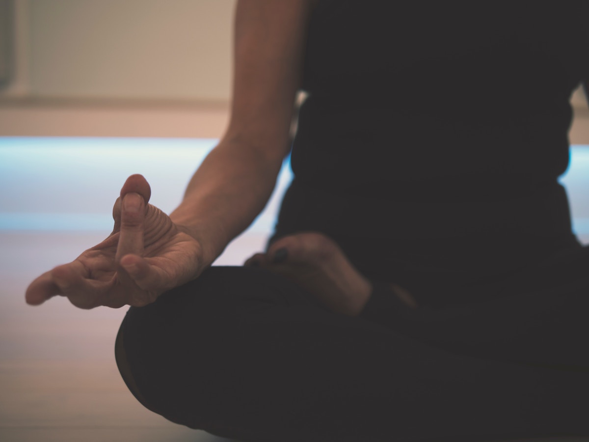 Stress da rientro e burnout? Li affronto con lo Yoga